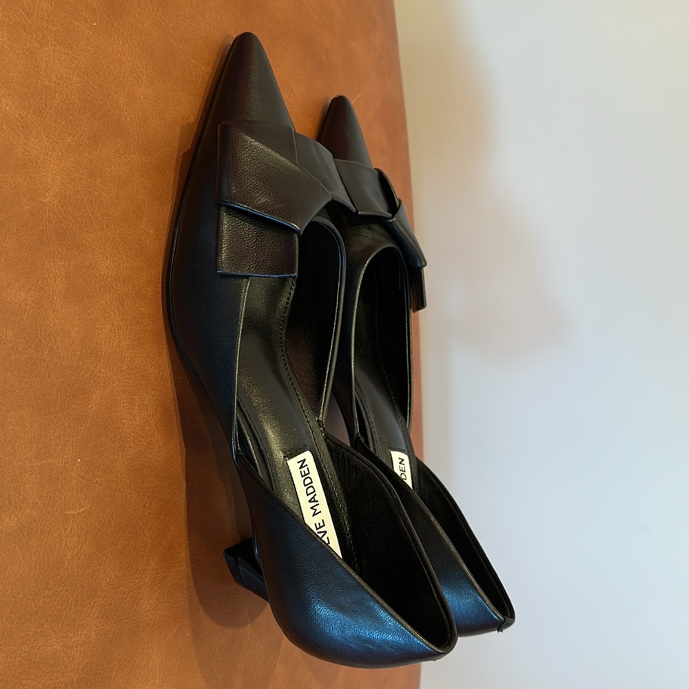 Steve Madden Black Kitten Heels - Picture 2 of 5